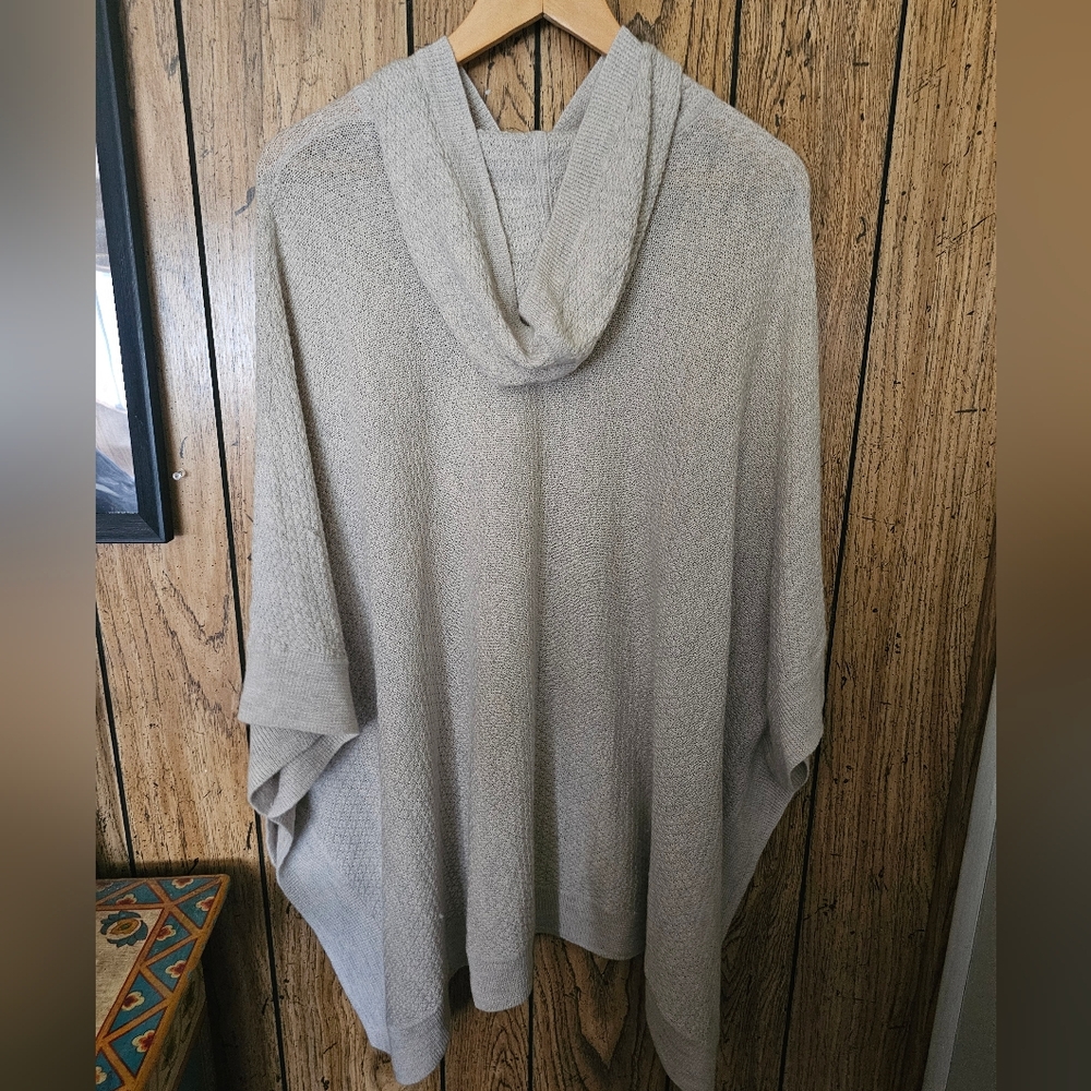 NWOT GARNET HILL Textured Hoodie Poncho in Oatmeal - Large / X-Large - Picture 6 of 7